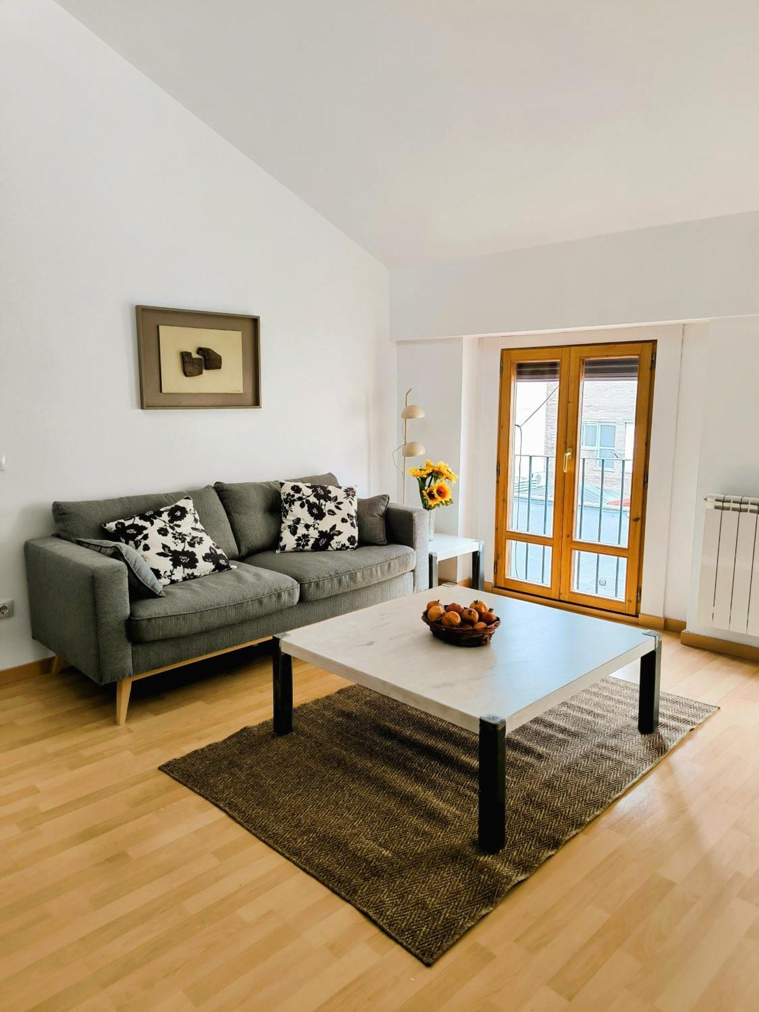 El Loft Del Casco By Alogest Apartment Zaragoza Bagian luar foto