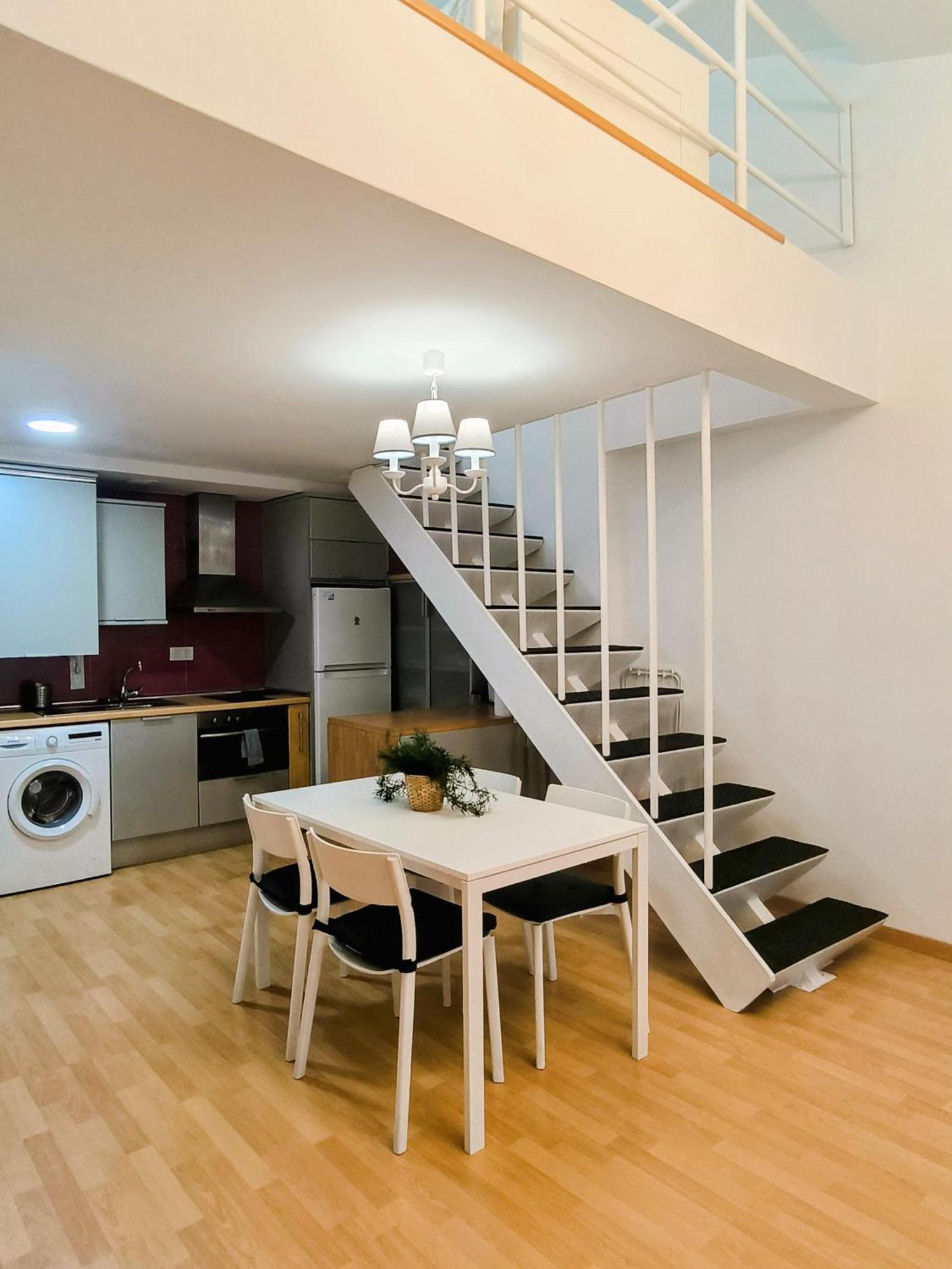 El Loft Del Casco By Alogest Apartment Zaragoza Bagian luar foto